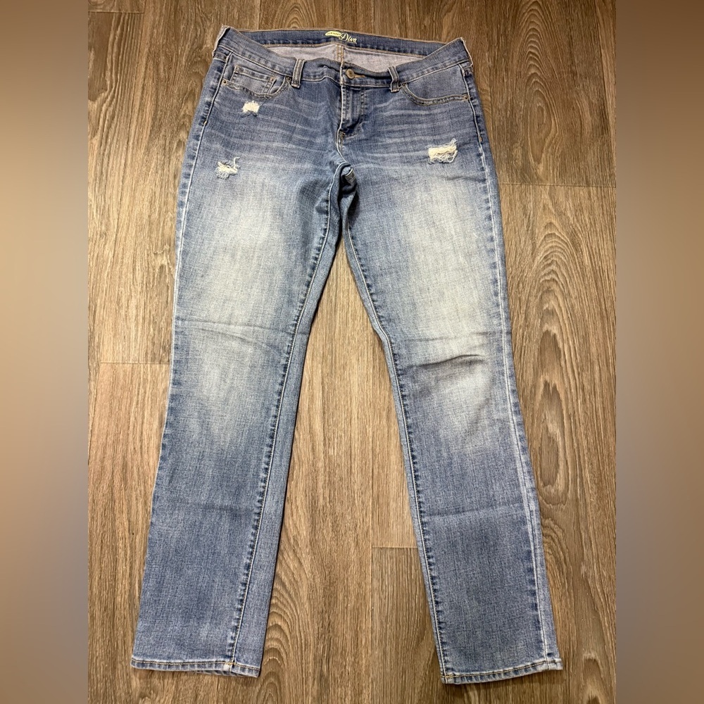 Old Navy Diva Light Blue Distressed Skinny Jeans
